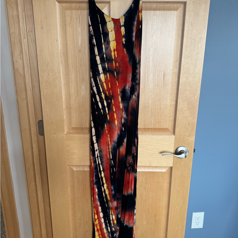 Elegant Tie-Dye Maxi Dress